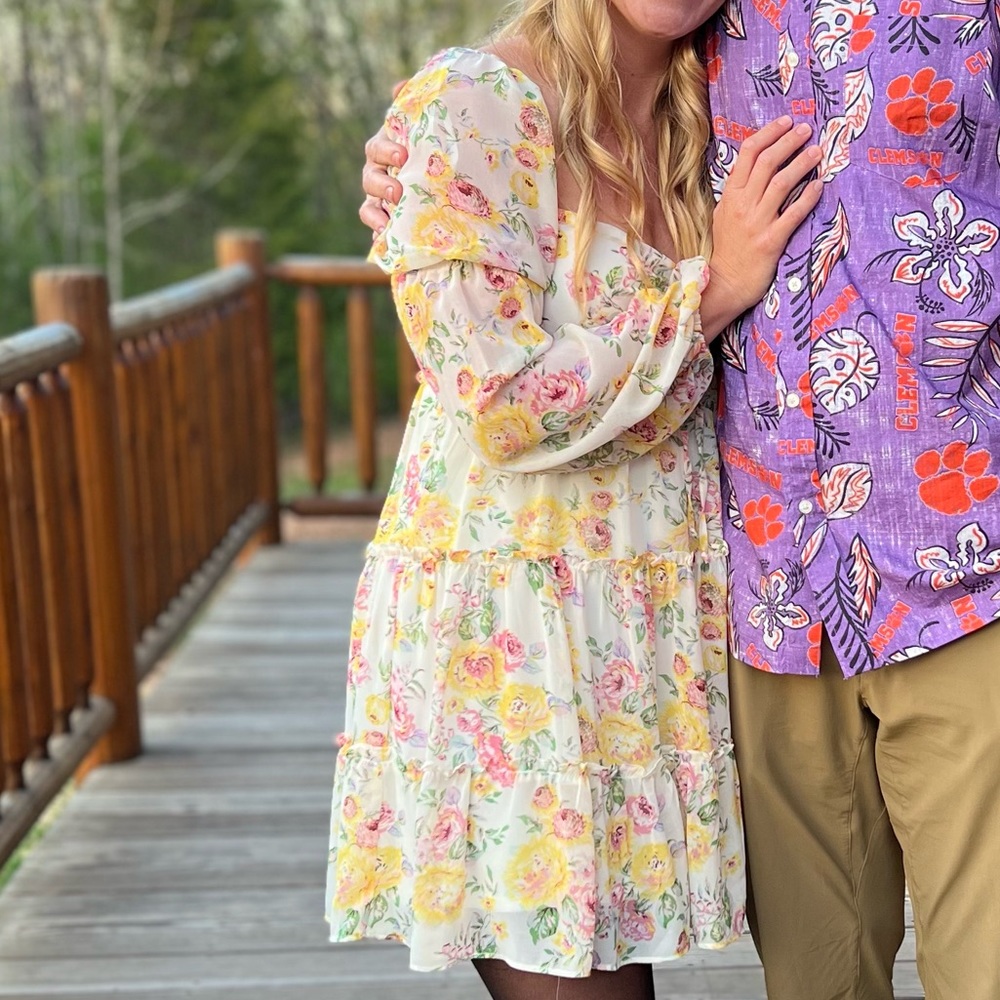 City Vibe, size 7 dress, peekaboo hole under bust